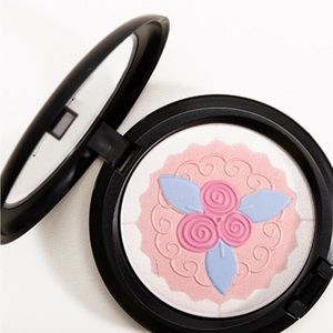 💞HOST PICK💞 MAC Pearlmatte Face Powder in Pink Buttercream - BNIB - RARE - HTF